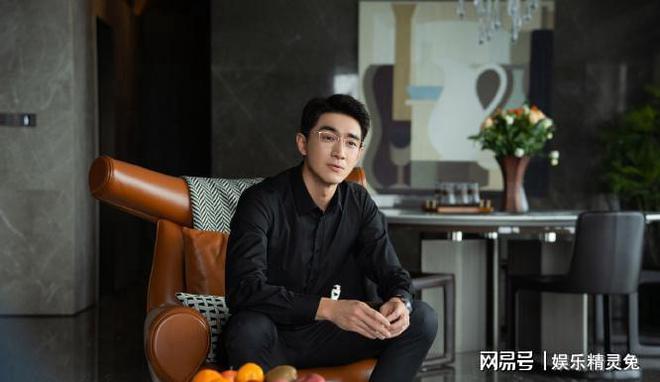林更新成去哪儿代言人官宣牌面大爆梗多不愧为新晋顶流(图2)