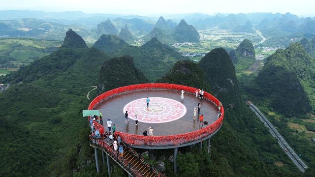 九游娱乐：暑期旅游升温(图16)