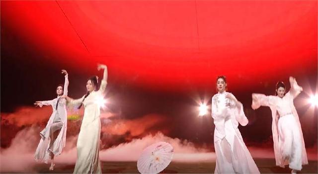 九游娱乐文化：郭碧婷波波头曾轰动全校舞蹈直播口碑滑铁卢(图2)