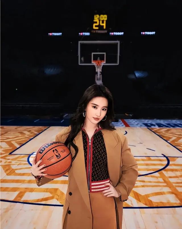 北京时间2024年1月14号中国著名演员刘亦菲的最新消息！(图2)