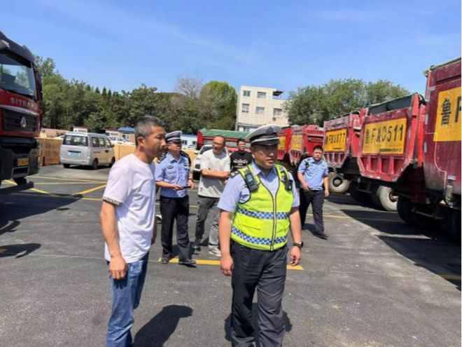 九游娱乐文化：烟台：加强运输车辆管理筑牢安全防线(图4)