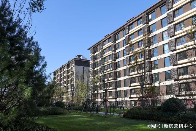 九游娱乐文化：北京｜金茂北京国际社区售楼处电话-位置-国际社区价格-楼盘百科(图3)