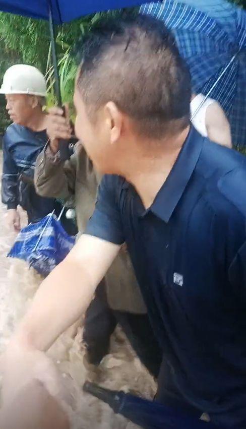 湖南山体滑坡民宿遇难12人村民曝其身份有学生出事时在吃饭(图10)