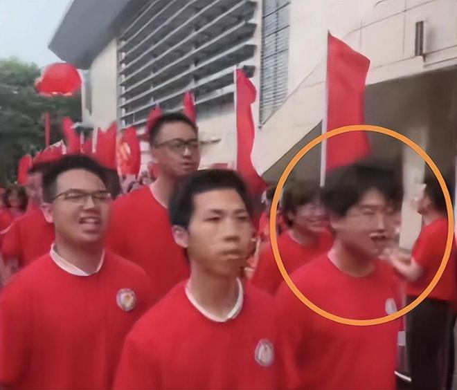 九游娱乐：孙卓认亲3年首次接受独家专访表现厅里厅气亲姐孙悦吃瓜(图2)