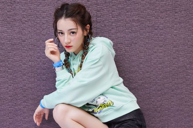 2024729娱乐资讯：檀健次、迪丽热巴、赵丽颖、杨紫、郭晶晶(图2)