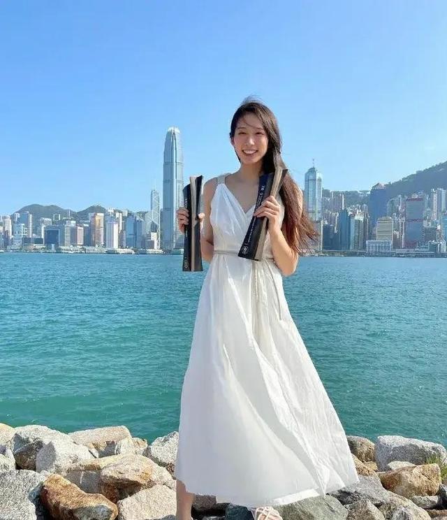 30岁江旻憓火了40岁霍启山欣赏她港媒撮合与郭晶晶成妯娌？(图5)