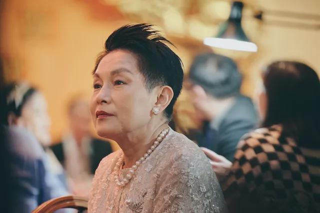 热点新闻：2024年央视春晚上迪丽热巴意外摔倒成为焦点(图4)