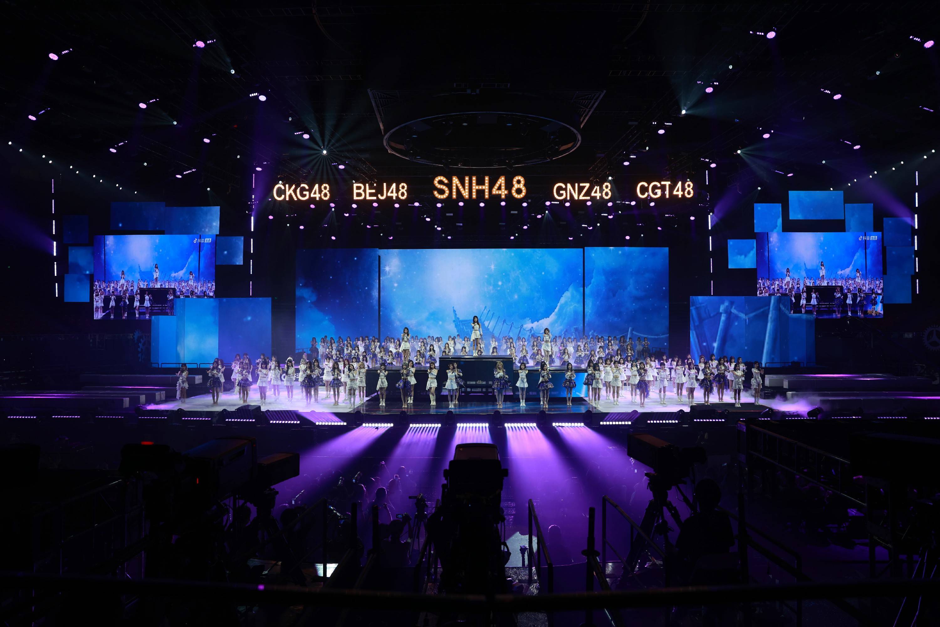 2024SNH48GROUP年度青春盛典上海落幕袁一琦蝉联金奖开启偶像生涯新篇