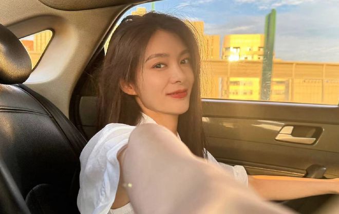 一场红毯上女明星的比美让人看到“富态美”和网感美的区别！(图14)