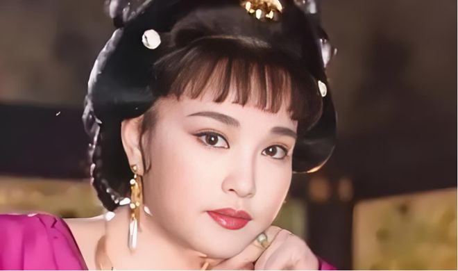 九游娱乐：70岁“少女”赵雅芝和61岁白发叶童再次同框！观众会买谁的账？(图9)