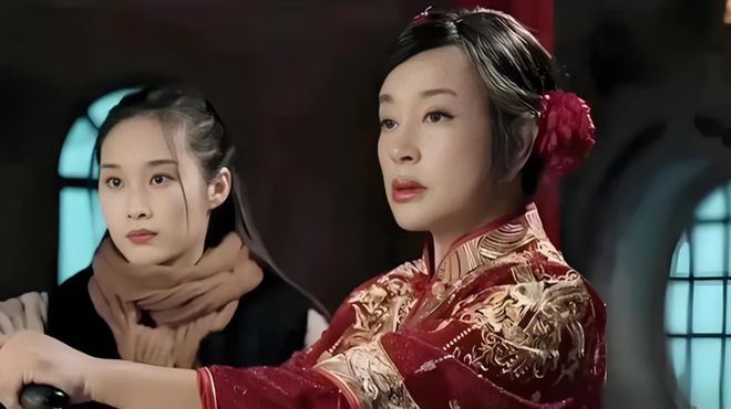 九游娱乐：70岁“少女”赵雅芝和61岁白发叶童再次同框！观众会买谁的账？(图6)