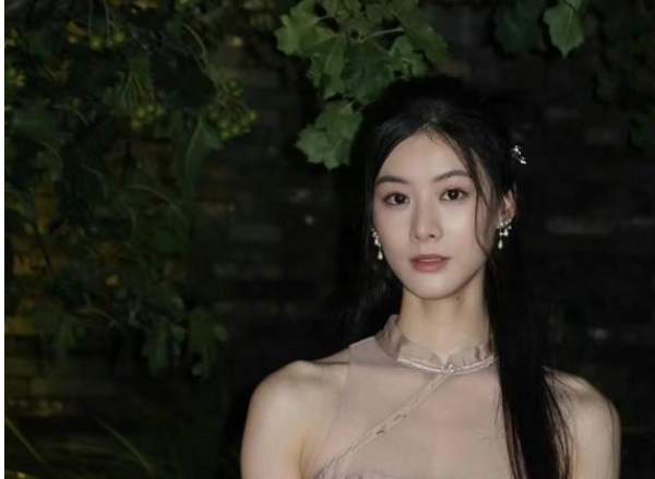 九游娱乐：赵夕汐最新古装短剧《藏珠》正式开机讲的什么？剧情介绍