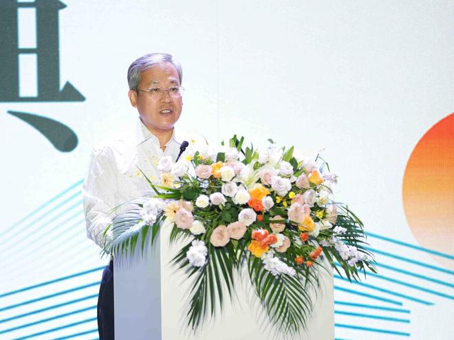 九游娱乐：潮起东方传承经典！2024青岛•大剧院艺术节启幕助力“文化青岛”建设(图2)