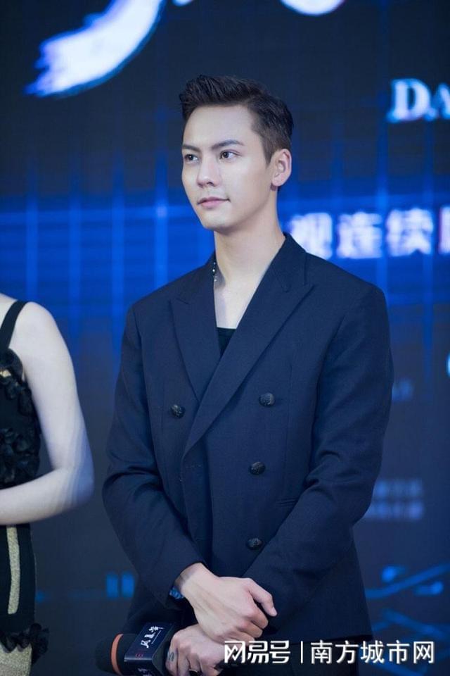 重塑娱乐新生态：明星经纪人公司携手2024年报价表开启高效邀请演出新篇章