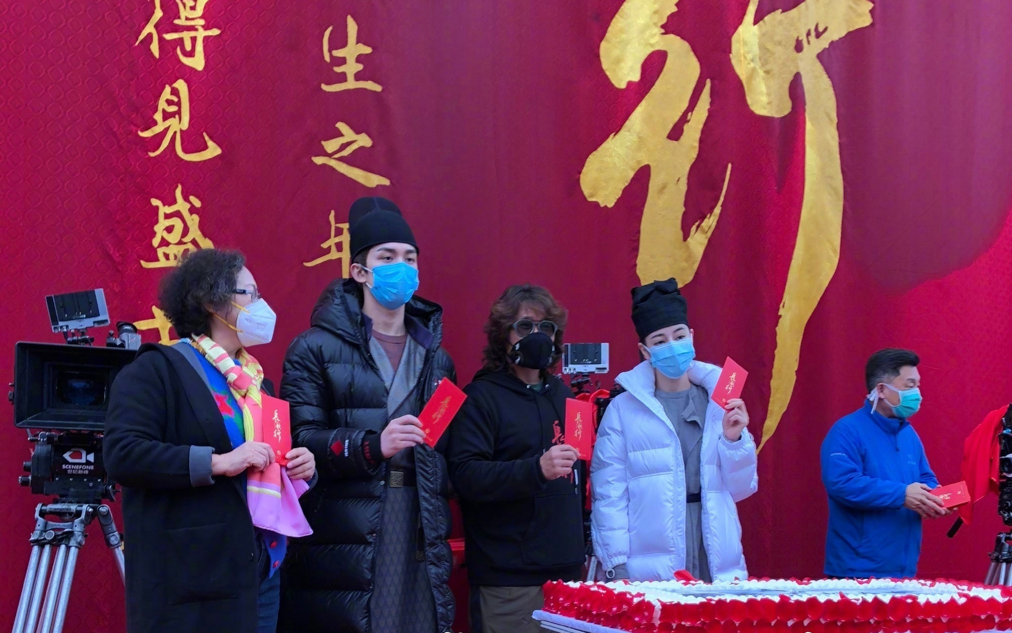 九游娱乐文化：未来看什么？杨幂朱一龙迪丽热巴的新剧在路上！(图3)