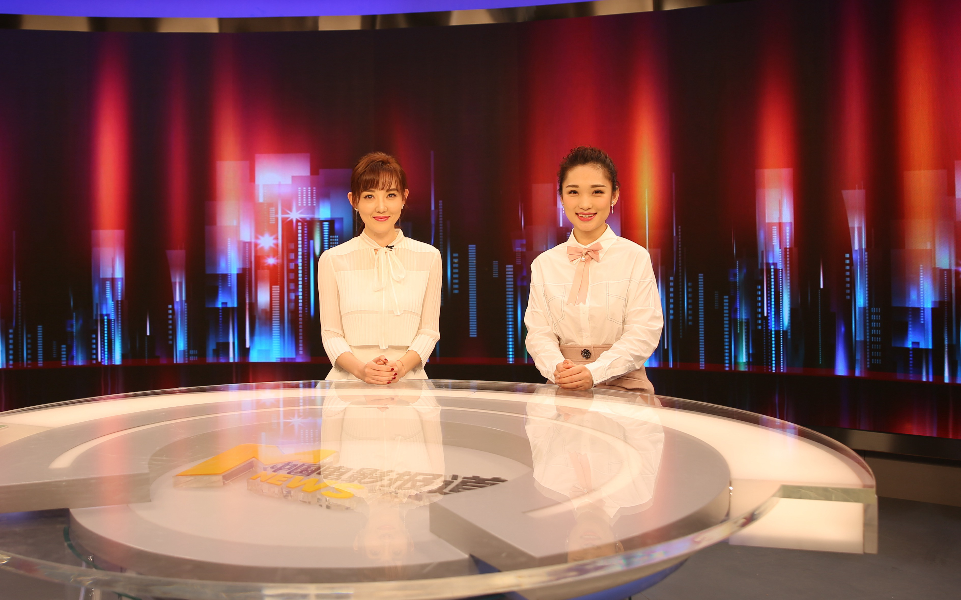 九游娱乐文化：《中国电影报道》2019改版双主持回归实景演播室