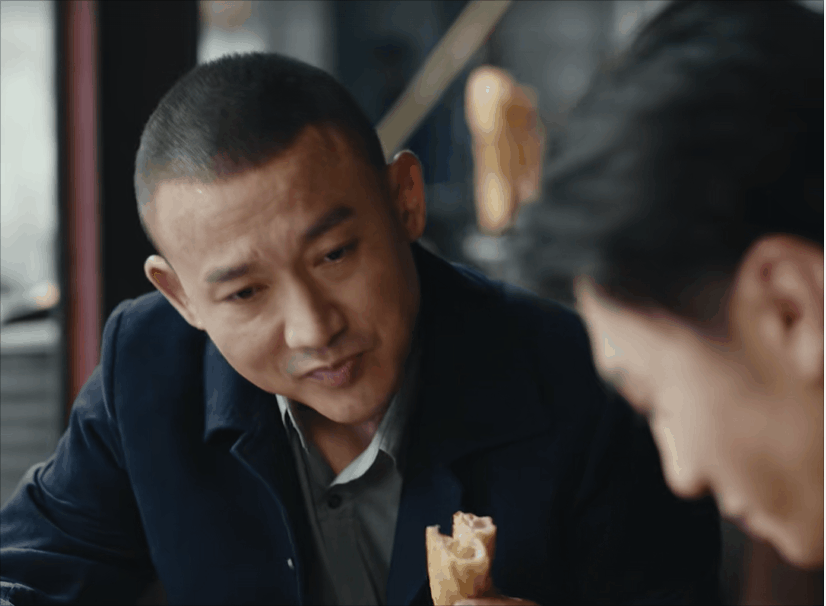 九游娱乐文化：不想吃别装！《暗夜与黎明》聂远一出手让观众看清假吃有多离谱(图20)