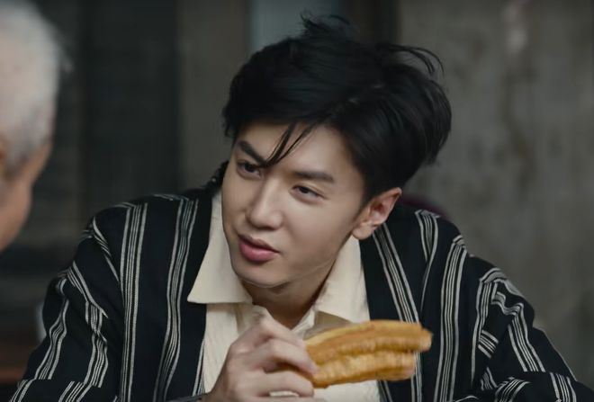 九游娱乐文化：不想吃别装！《暗夜与黎明》聂远一出手让观众看清假吃有多离谱(图22)