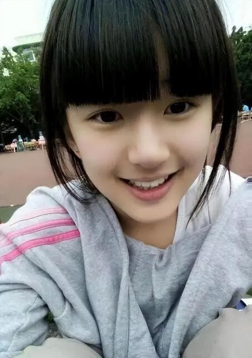 九游娱乐文化：深度分析内娱“四大普女”杨紫白鹿榜上有名生图精修差太多！(图12)