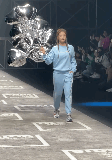 九游娱乐文化：深度分析内娱“四大普女”杨紫白鹿榜上有名生图精修差太多！(图23)