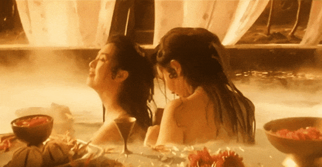 九游娱乐：梁朝伟传绯闻张曼玉罕见露面20年未育原因揭秘！(图9)