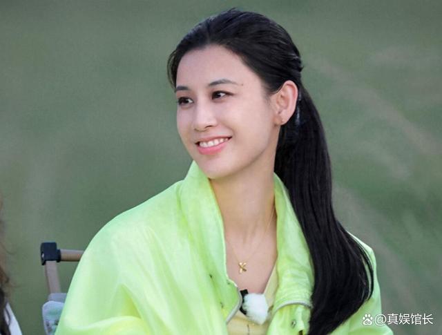 神颜！看了黄圣依和刘亦菲20年前的合影才懂杨子为何怒砸600万(图5)