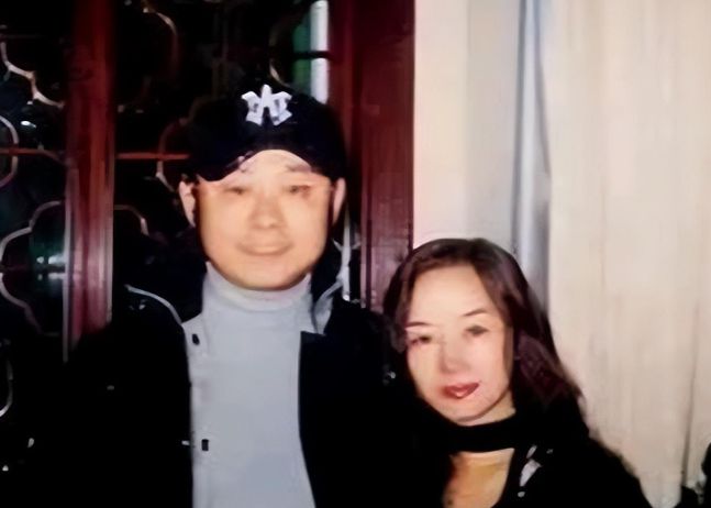 “摔倒事件”过去二十年后再看刀郎当初多狼狈如今多辉煌！(图5)