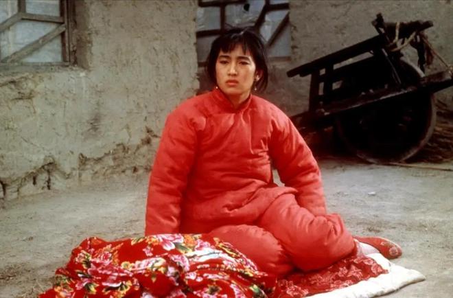 九游娱乐文化：巩俐为艺术献身的5部影片你要是一部没看那就比较可惜了(图3)