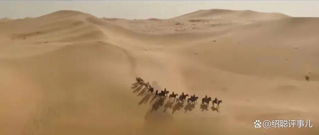 九游娱乐：才播2集就冲上榜首！刘宇宁搭档赵露思这部新剧成2024黑马大作剧情紧凑高潮迭起(图4)
