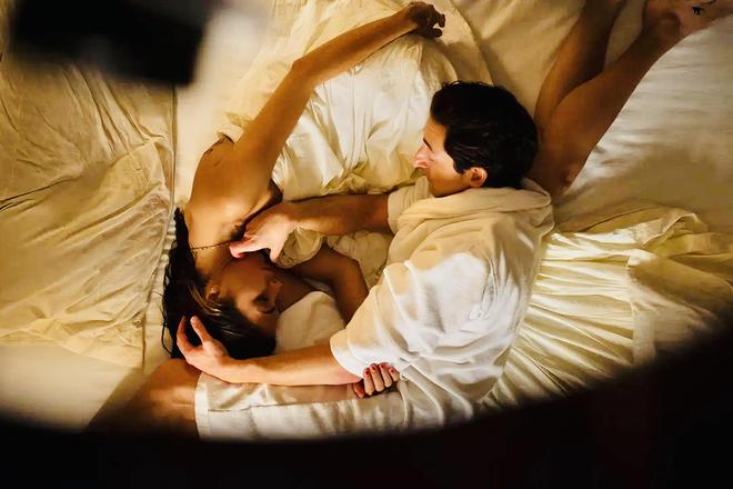 不解风情！只剩激情！如此反差的限制级影片令人肾上腺飙升(图5)