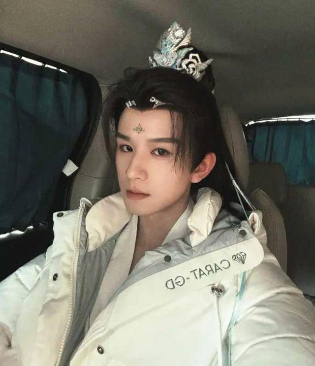 九游娱乐：曝漆培鑫和制片人多次发生关系聊天记录流出本人沉默(图2)