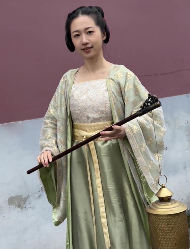 72岁老人3年拍100部短剧：一天收入能达到1000多元(图6)