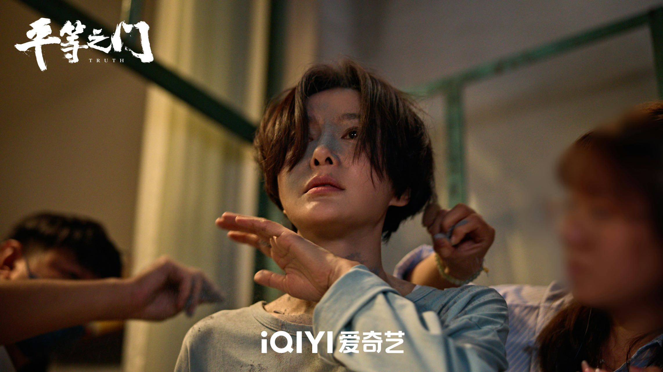 九游娱乐：高检法医剧《平等之门》杀青秦岚首演检察法医以职责守护正义之门(图5)