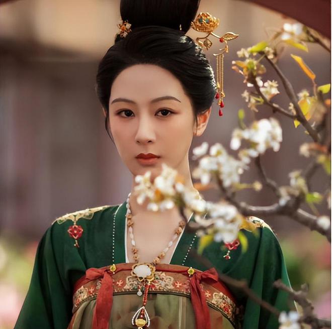 大女主经商正火！6部高评分推荐：《国色芳华》碾压《珠帘玉幕