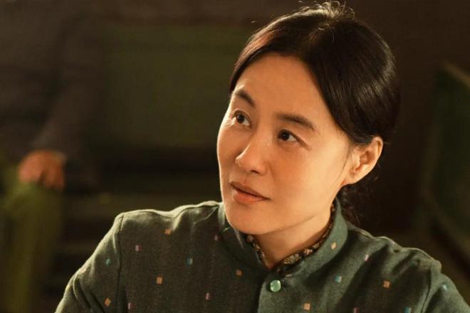 九游娱乐：笑掉大牙！50岁梅婷演少女网友吐槽声不断导演真有你的！(图10)