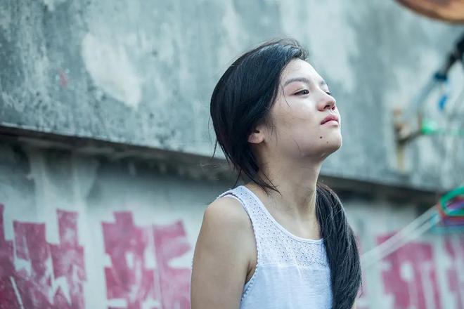 “尺度太大被禁播”的5部香港限制级电影你不一定全部都看过(图2)