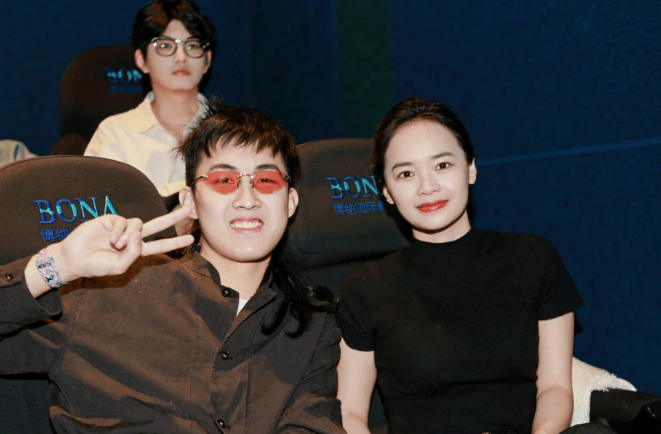 九游娱乐文化：“但愿人长久”电影新闻发布会盛大举行众星云集共启光影盛宴(图2)
