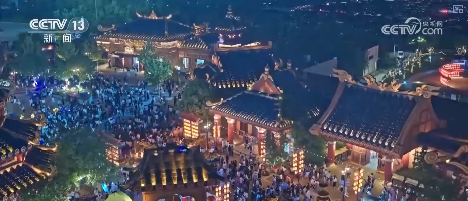 九游娱乐：“工业+”“电影+”“夜游……玩出消费新花样点亮假日经济新活力(图12)