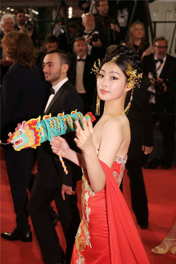 最年轻中国女演员付咏铷演绎《花木兰传奇》让世界看见东方少年(图2)