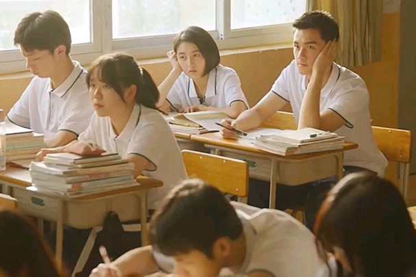 2021已上映十大必看电影：《寂静之地2》在榜第一票房5314亿(2)