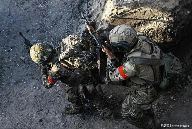 俄军猛攻红军城炮弹倾泻3000发FAB巨弹齐发震撼战场(图2)