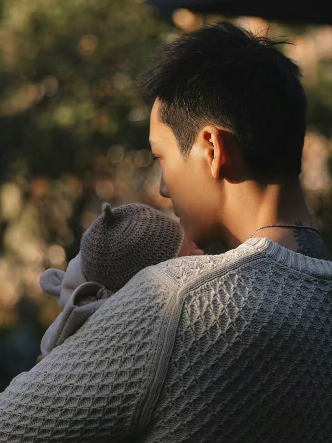 惊爆！陈伟霆何穗“神速”官宣得子重磅炸弹消息瞬间炸开了锅