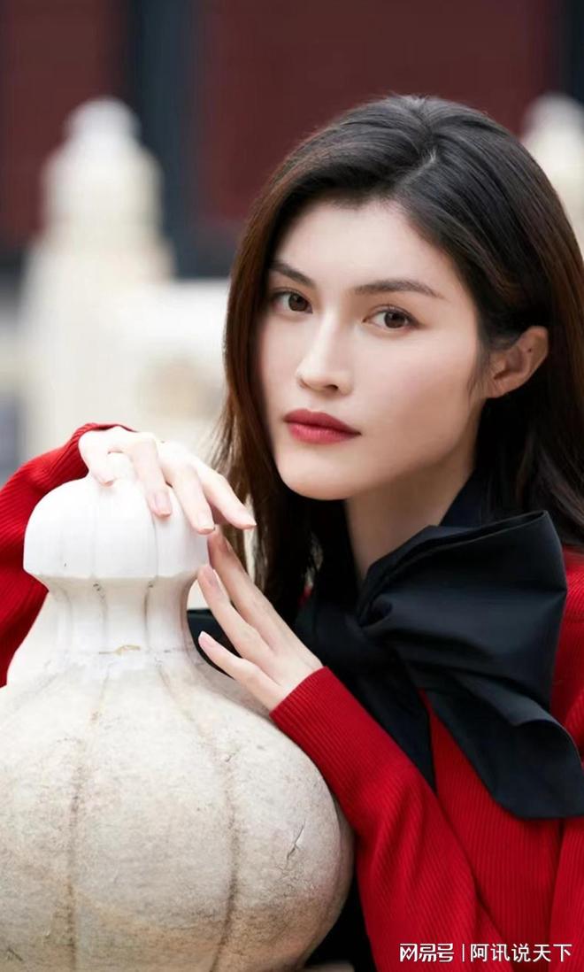 九游娱乐文化：陈伟霆何穗官宣当爸妈！4大超模都已名花有主三位嫁给了港男(图13)