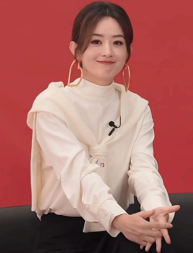 九游娱乐：37岁的赵丽颖一反常态！“消失”5个月后胖了一圈面相变了很多