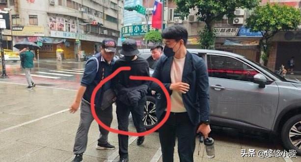 拔出萝卜带出泥又2名明星逃兵役被抓贾静雯回应现场曝光(图14)