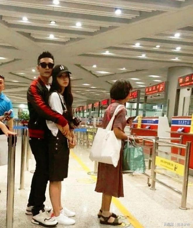 离婚4年再无交集互动黄晓明没想到前妻杨颖一个举动好感倍增(图13)