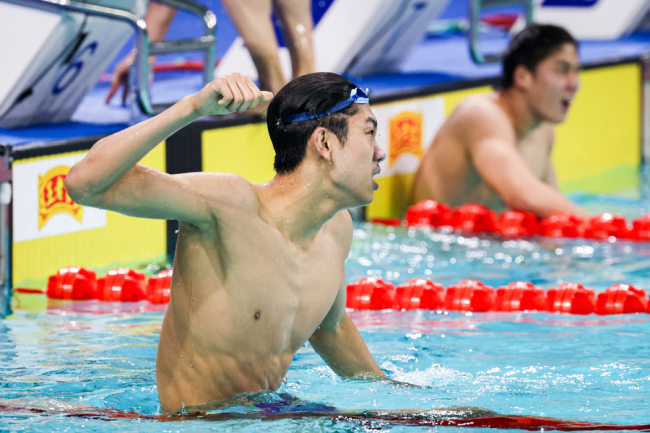 力压孙杨潘展乐夺冠张展硕能成为下一颗泳坛明星吗？(图2)