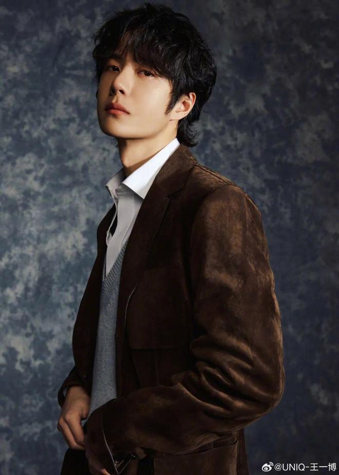 九游娱乐：杜华与王一博“不续约风波”后首次同框：我和他的感情可能超越了老板跟艺人(图3)