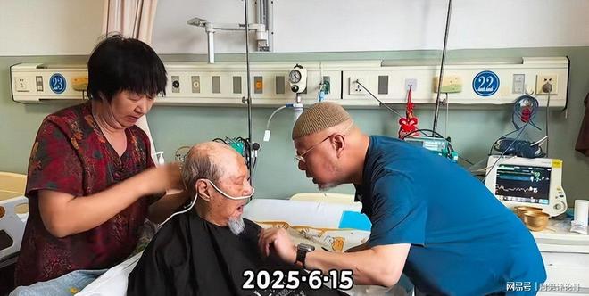 九游娱乐：1天2位明星家人离世最大95岁每月2万退休金一路走好！(图9)