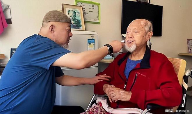 九游娱乐：1天2位明星家人离世最大95岁每月2万退休金一路走好！(图6)